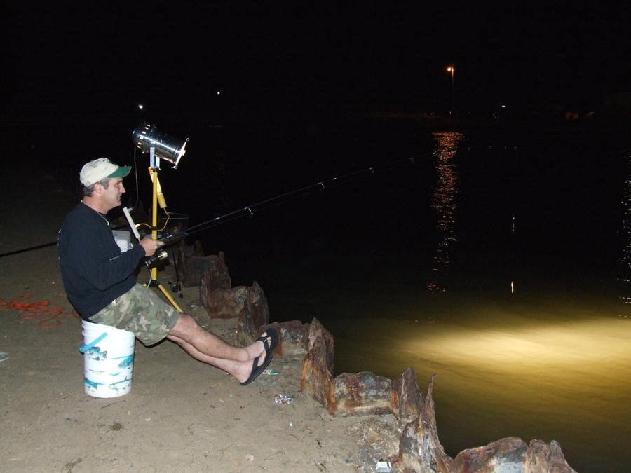 https://www.2coolfishing.com/attachments/bill-batson-fishing-under-light-for-flounder-at-rollover-pass-0519-jpg.1912682/